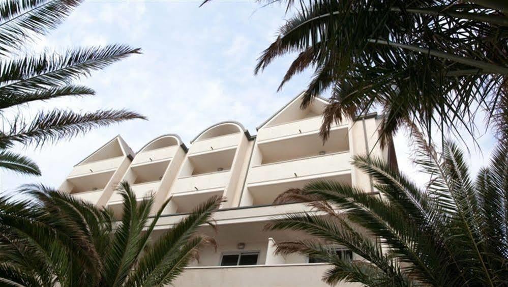 Altamarea & Family Hotel